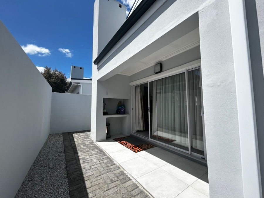 3 Bedroom Property for Sale in Sandbaai Western Cape